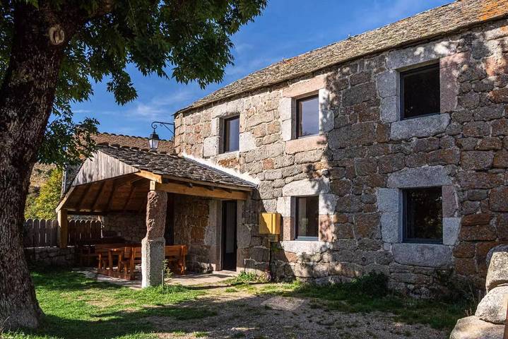 Gîte pour 6 personnes, avec terrasse à Le Pont-de-Montvert