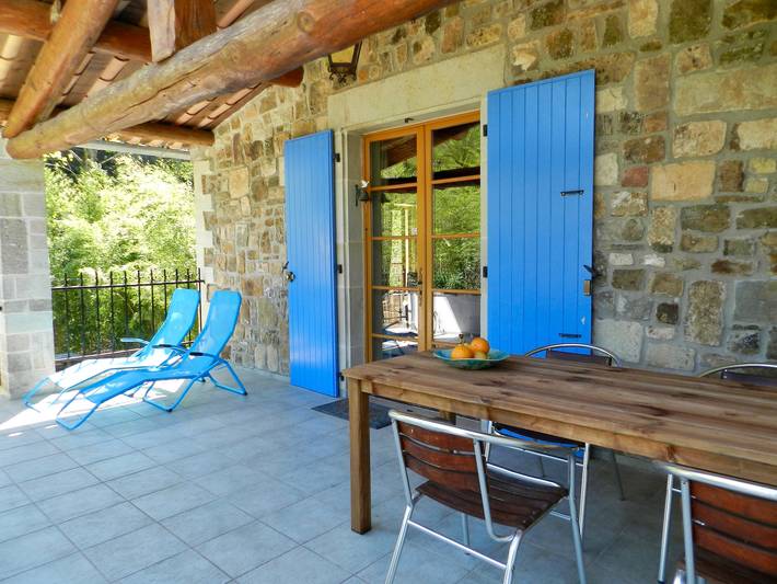 Gîte pour 4 personnes, avec Piscine à Chassiers