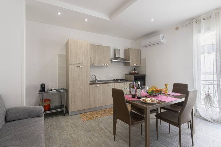 Casa vacanze 'Rosy Rosy' con vista mare, balcone & A/C in Castellammare del Golfo, Provincia di Trapani