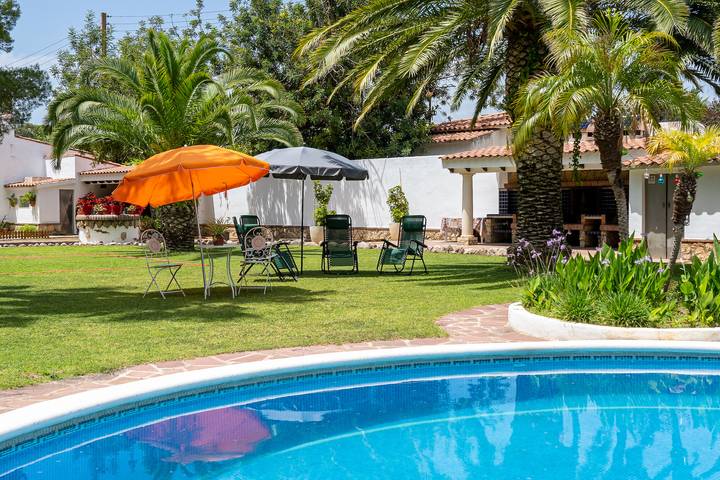 Chalet para 14 personas, con jardín y jacuzzi, Se admiten mascotas en Cataluña - 4