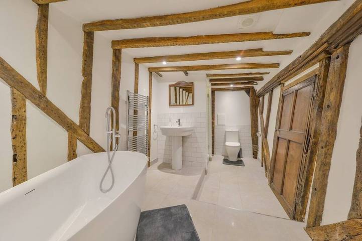 Entire apartment, 10% Off Weekly Special Couples Leisure Sleeps 2 in Hertfordshire