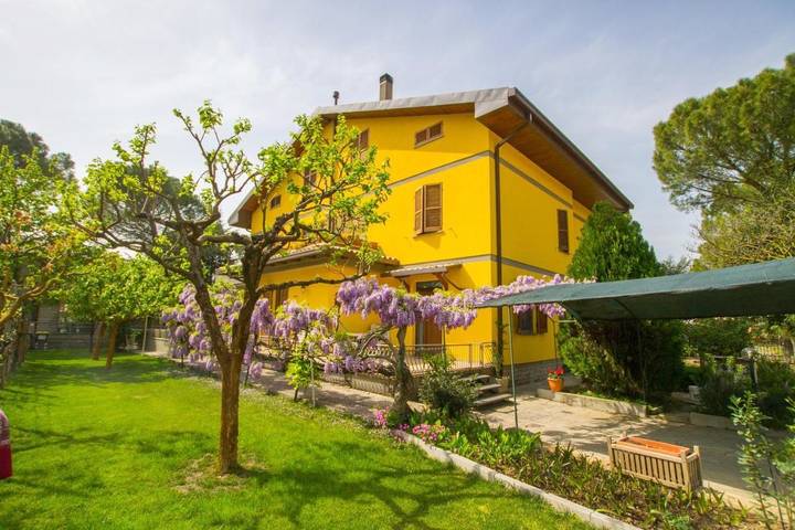 Chambre d’hôte pour 4 personnes, avec jardin ainsi que vue et terrasse, animaux acceptés à Spello - 2