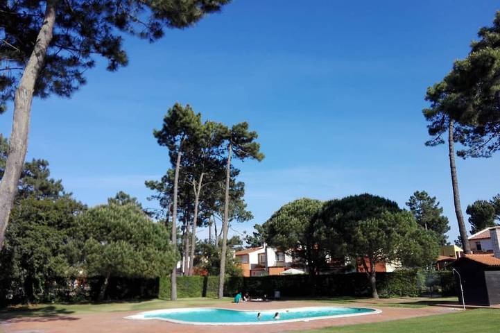 Casa de férias para 4 pessoas, com piscina e jardim e ainda varanda em Praia de Mira