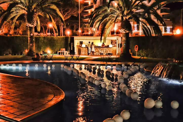 Camping pour 6 personnes, avec terrasse et piscine, animaux acceptés à Blanes - 2