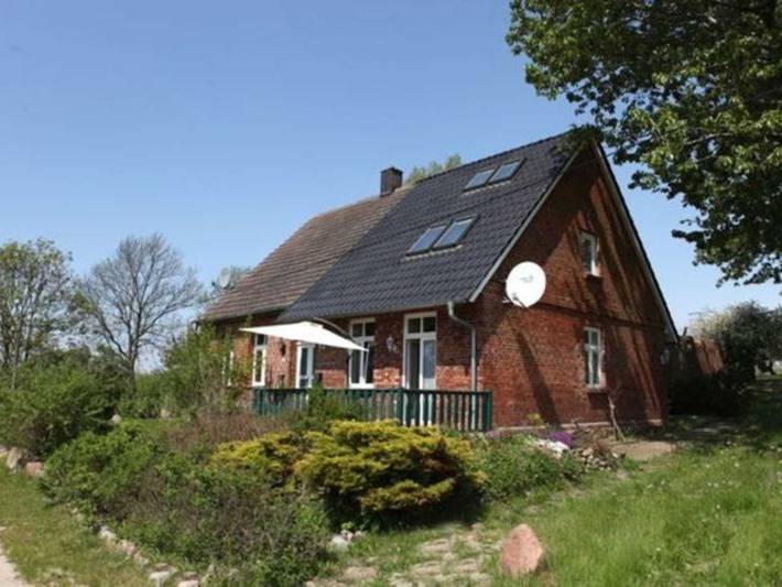Ferienwohnung für 2 Personen, mit Terrasse und Garten, kinderfreundlich in Putbus