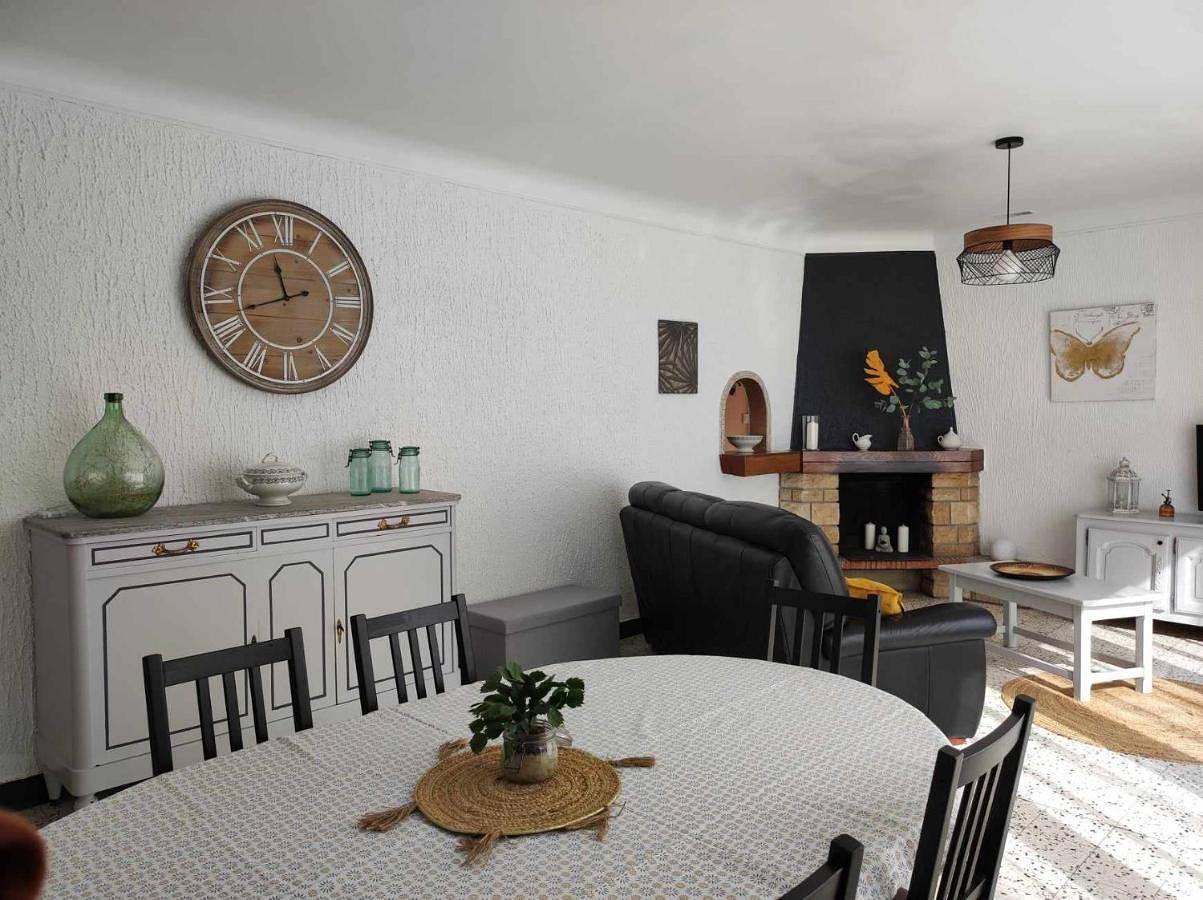 Three-Bedroom House in Avallon, Parc naturel régional du Morvan