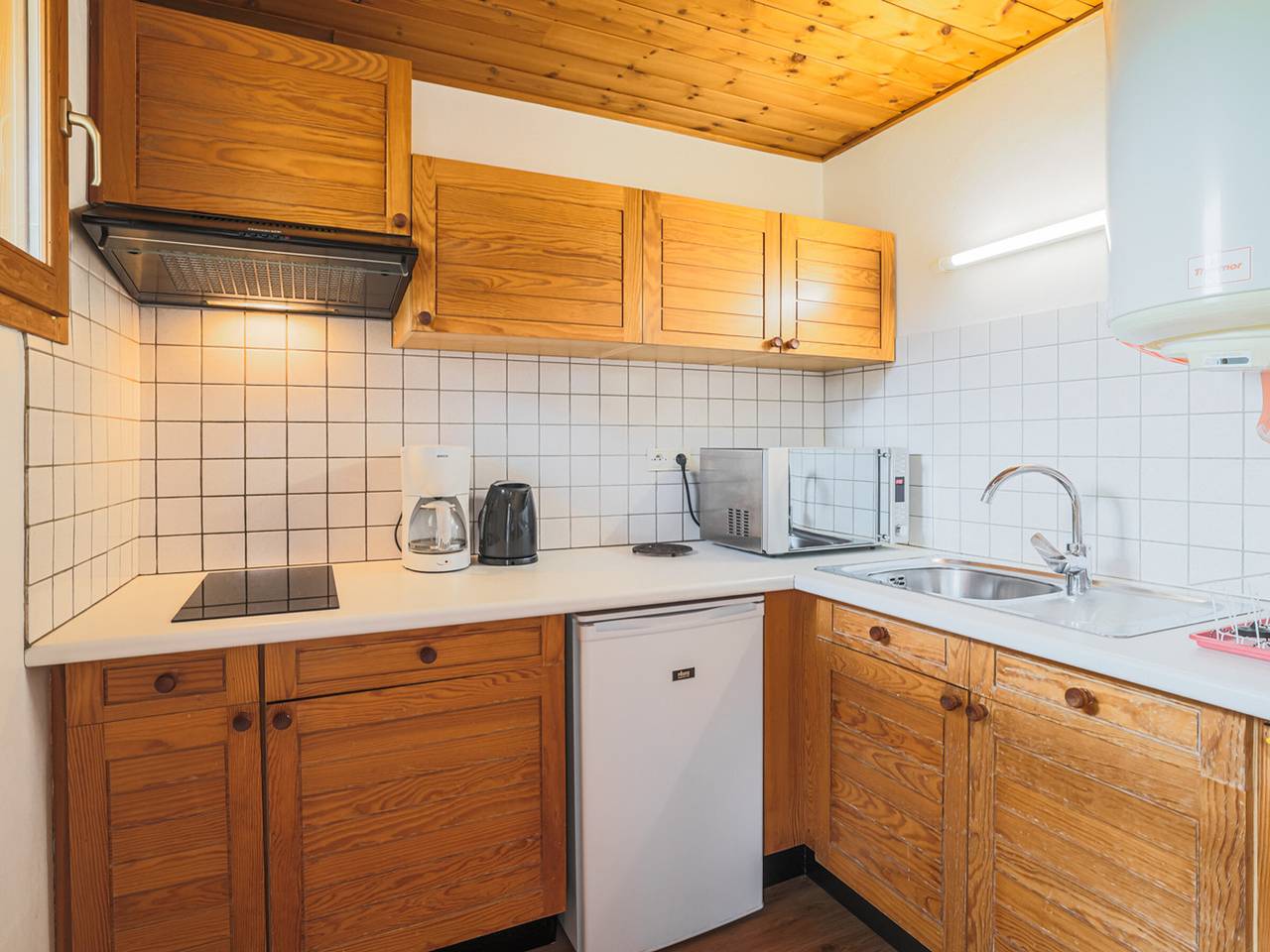 Entire studio, Cozy Studio with Wi-Fi, Bbq, Summer Pool, Near Ski Pistes & Free Village Shuttle in Saint-Chaffrey, Serre Chevalier