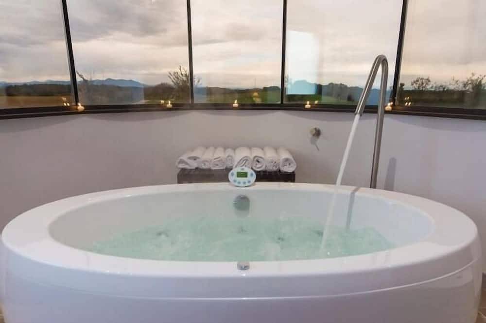 Casa rural (alquiler íntegro) El Serrat para 18 personas in Vilademuls, Pla de l'Estany