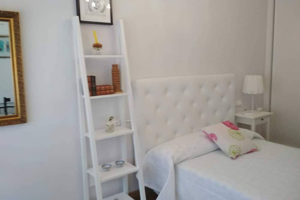 Entire apartment, Apartment with panoramic views five minutes from the beach in Corcubión, Costa da Morte