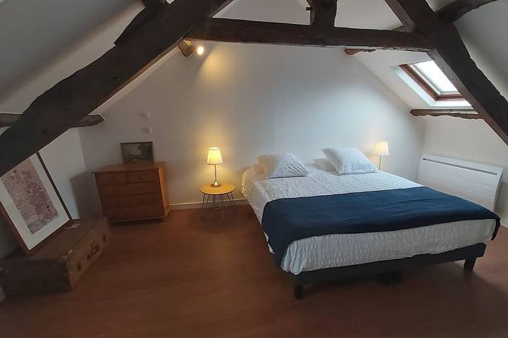 Gîte pour 4 personnes, avec Terrasse ainsi que Jardin et Piscine à Calorguen - 2
