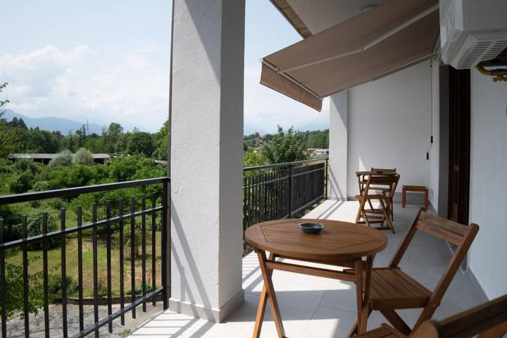Bnb für 10 Personen, mit Balkon und Terrasse sowie Garten und Ausblick am Lago Maggiore - 2