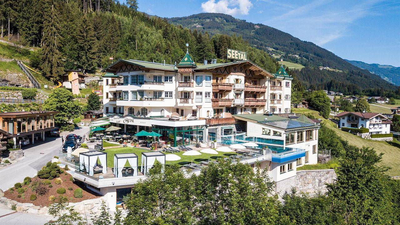 Entire holiday apartment, Ferienwohnung für 9 Personen (140 m²) in Kaltenbach in Kaltenbach, Ski-Optimal Hochzillertal