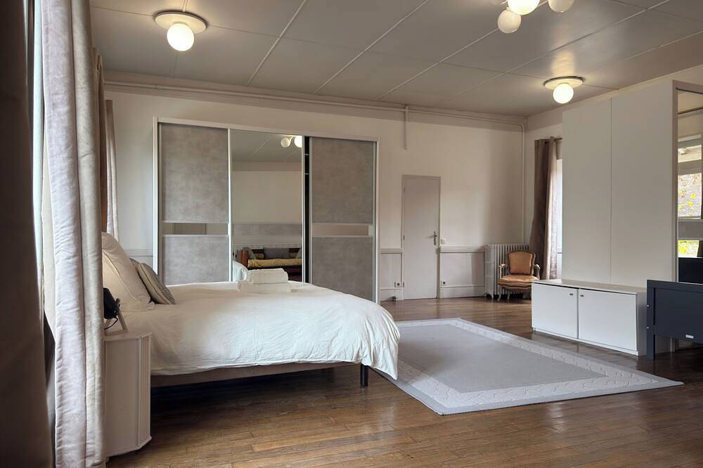 Le Domaine d'Okoumé - Vier Schlafzimmer Villa, Schläft 8 in Ury, Parc naturel régional du Gâtinais français