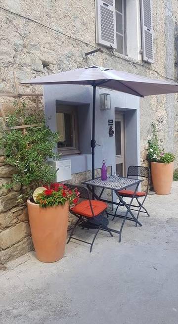Gîte pour 5 personnes, avec vue à Venaco
