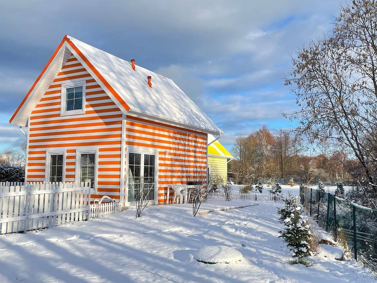 Gestreiftes Haus in Kopalino, Powiat wejherowski
