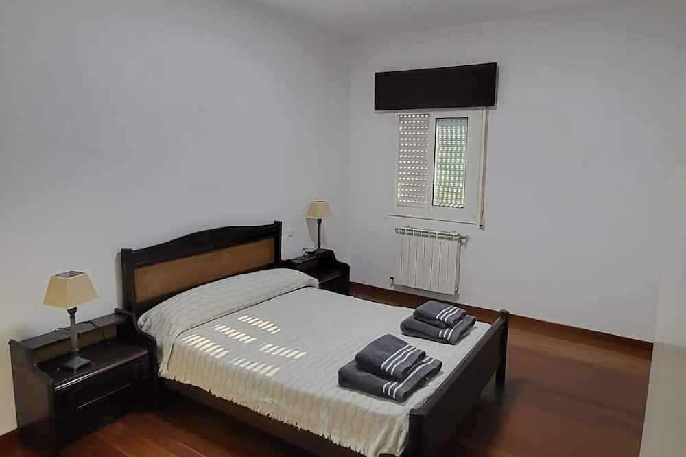 House with swimming pool and private property 15 minutes from Vigo (pet friendly). in Mos (flertydig), Pontevedra  Provins