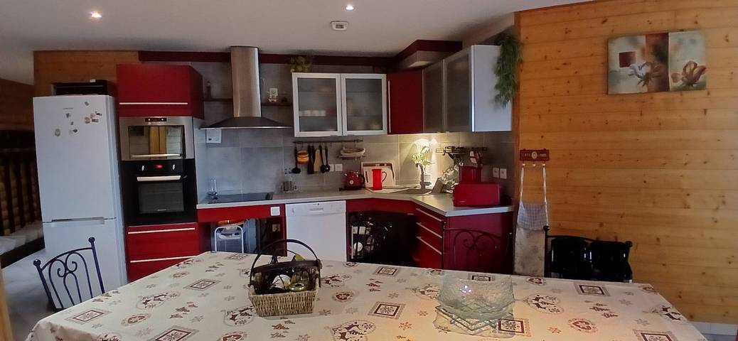 Gîte pour 6 personnes, avec terrasse dans Lac Pavin - 4