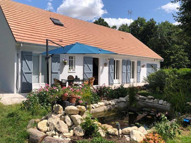 Double Room with Private Bathroom in Nibelle, Région de Pithiviers
