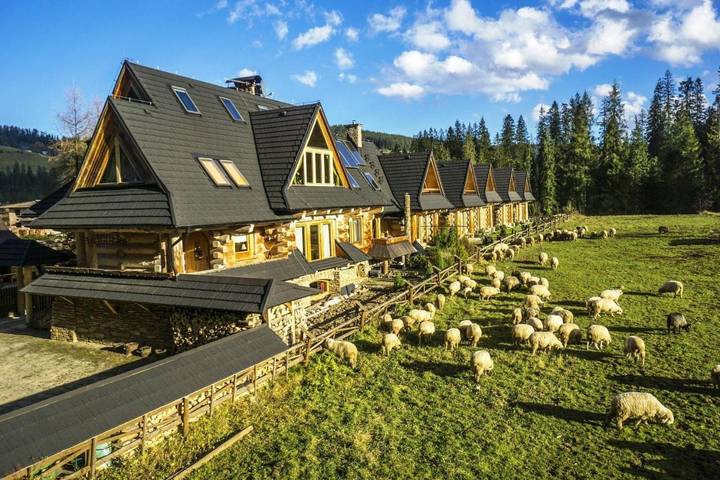 Apartament wakacyjny dla 6 osób, z ogród i widok w Małe Ciche