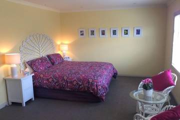 Holiday Home for 22 People in Wellington, Photo 1