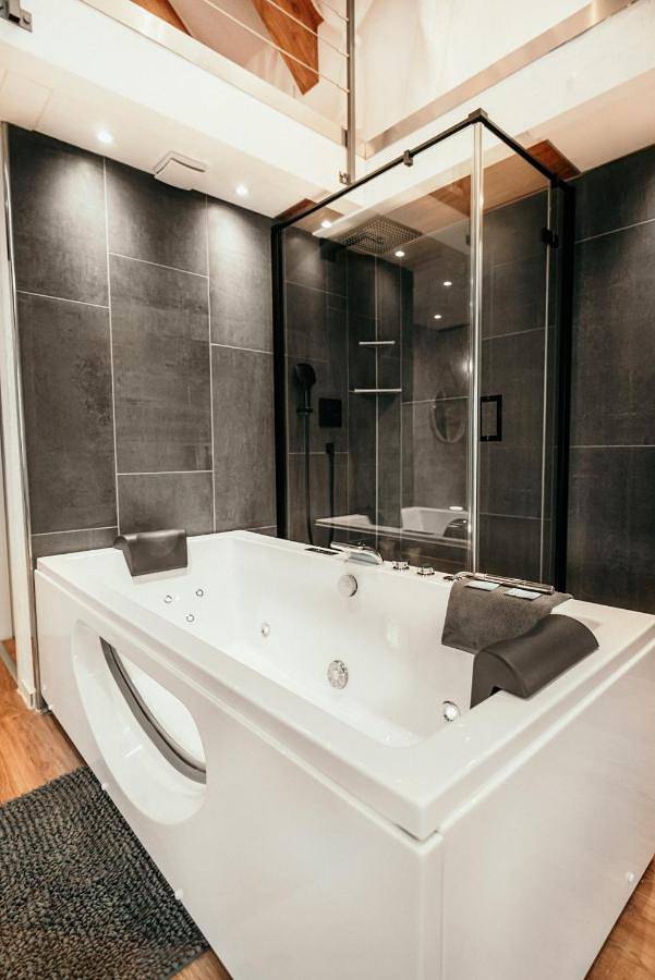 Gîte pour 2 personnes, avec jacuzzi ainsi que sauna et terrasse à Ralingen - 4