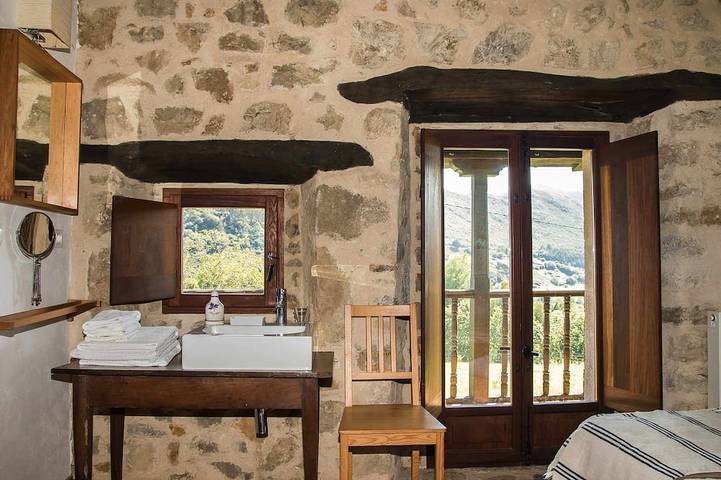 Das Haus von Rubio. Es ist Teil der 4 Häuser von Las Casinas de Linares in Ribadesella, Costa Verde (Spanien)
