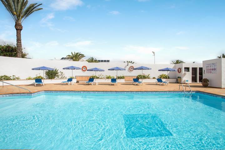 Ganze Wohnung, Gemütliche Ferienwohnung “Costa luz Tortuga” mit Meerblick, Wlan, Balkon und Pool in Puerto del Carmen, Tías