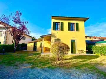 Agriturismo per 5 Persone in Lucca, Provincia di Lucca, Foto 1
