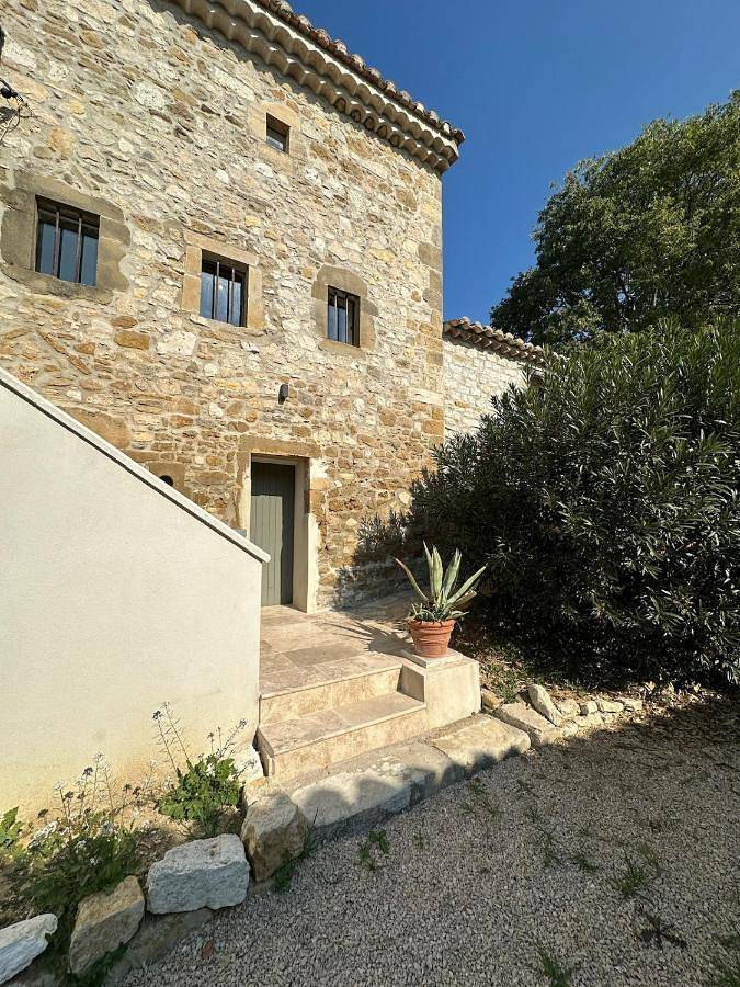 Maison provençale-piscine-jardin clôturé-8 pers in Collorgues, Région de Nîmes
