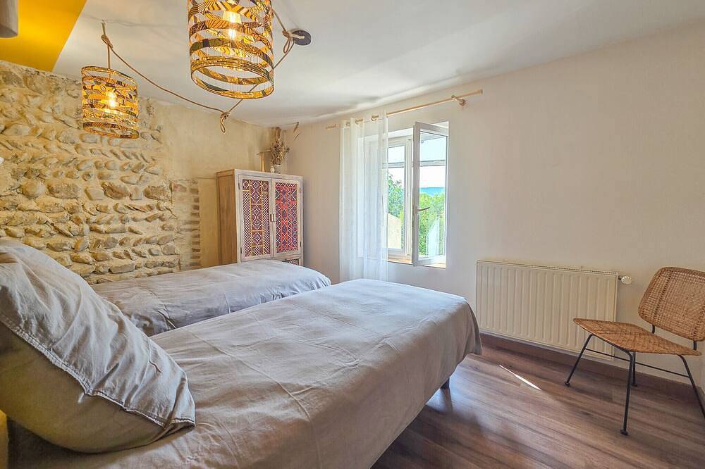 Renovated family home with heated swimming pool & garden in Tulette, Nyons region