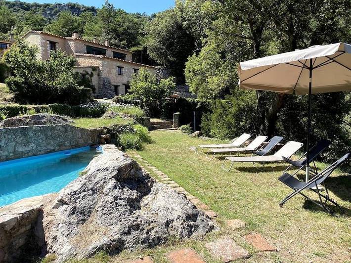 Casa rural para 8 personas, con jardín además de piscina y vistas, Familias con niños en Albiol