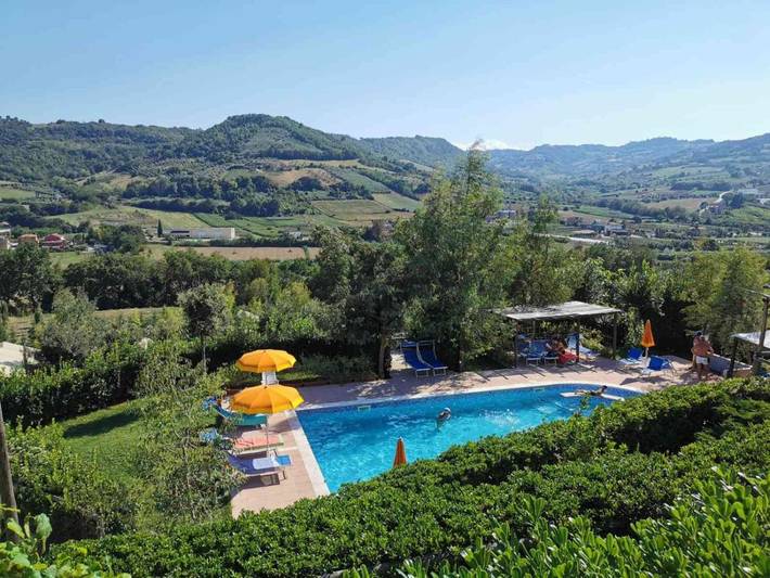 Casale per 2 persone, con Terrazza e Giardino nonché Piscina nelle Marche