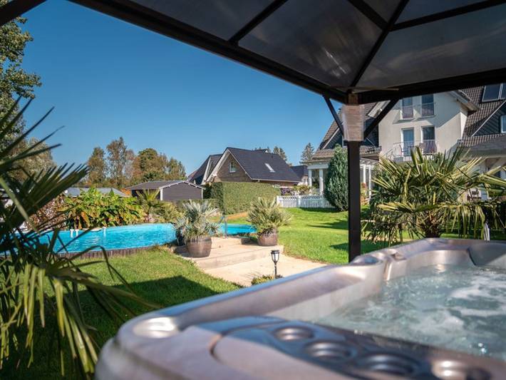 Ferienwohnung für 4 Personen, mit Garten und Whirlpool sowie Pool am Balmer See - 2