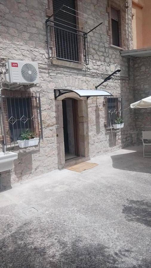 Gîte pour 4 personnes, avec terrasse ainsi que vue et jardin à Pietrelcina - 4