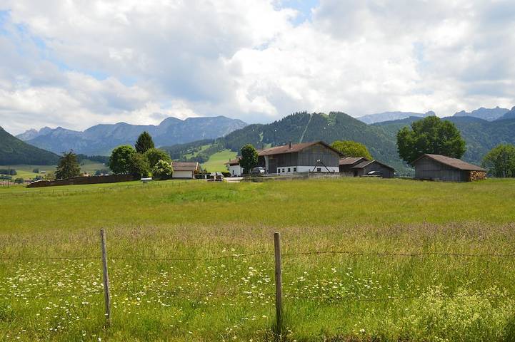 Ferienwohnung für 5 Personen, mit Balkon und Garten in Halblech