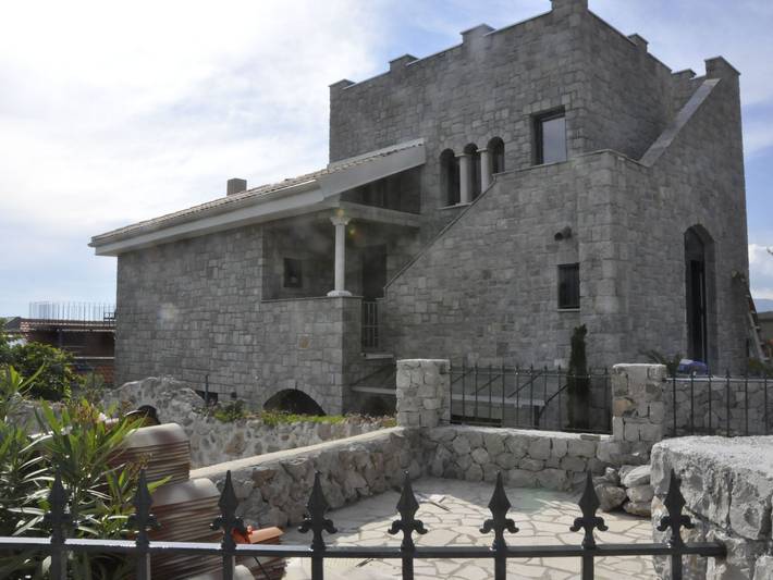 Διαμονή για διακοπές για 4 άτομα, με Μπαλκόνι και Ταράτσα καθώς και Πισίνα στο Μαυροβούνιο