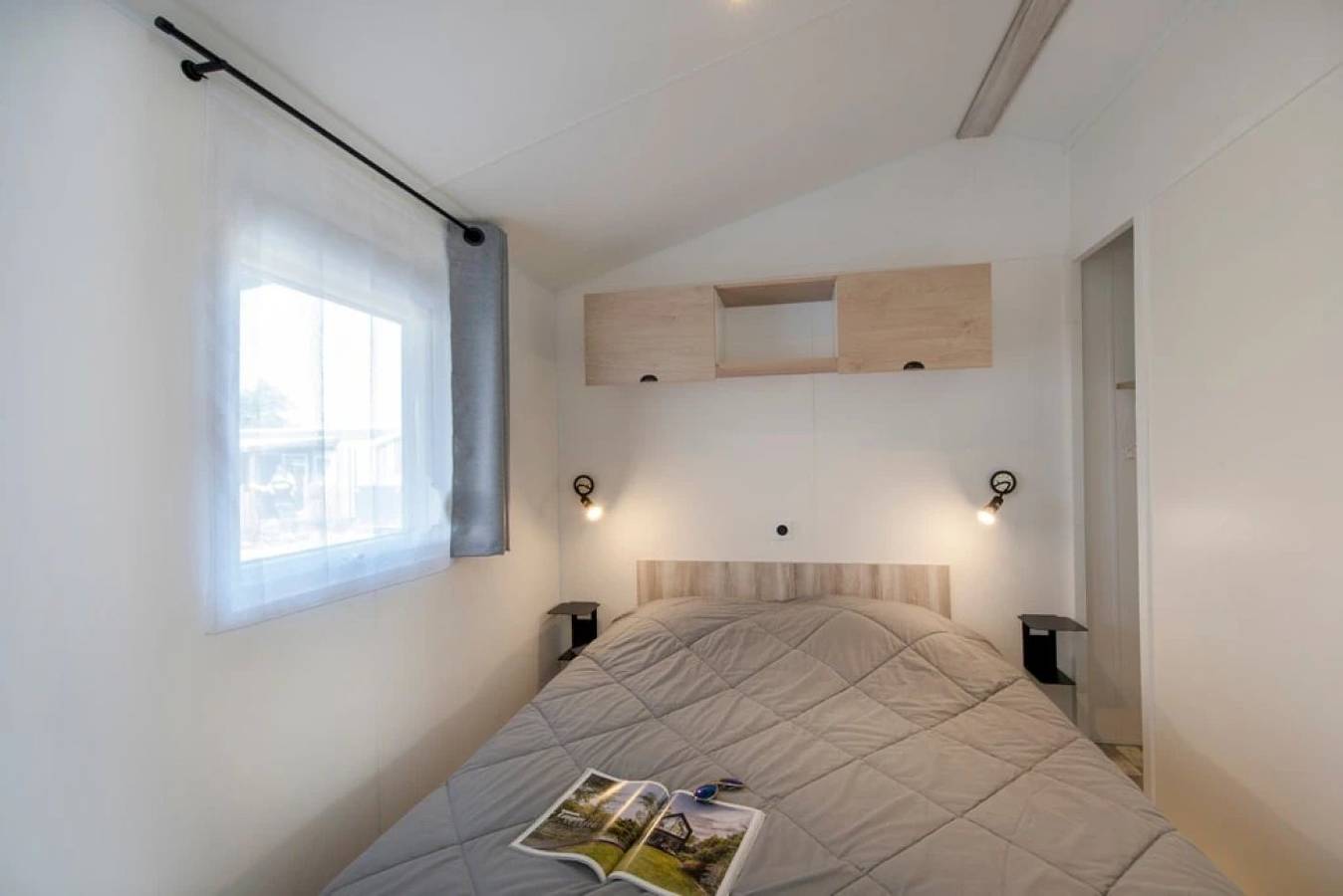 Zecamping 5 étoiles familial parc aquatique mobil-home Tv Lv clim 32m2 in Château-d'Olonne, Les Sables-d'Olonne