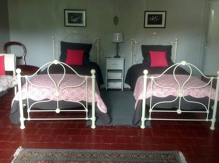 Chambre d’hôte pour 3 personnes, avec piscine et jardin dans les Bouches-du-Rhône - 4