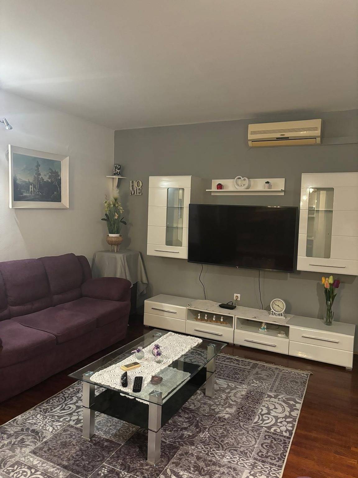 Ganze Wohnung, 2-Zimmer-Ferienwohnung mit Balkon Jelsa, Hvar A-4040-b in Jelsa, Hvar