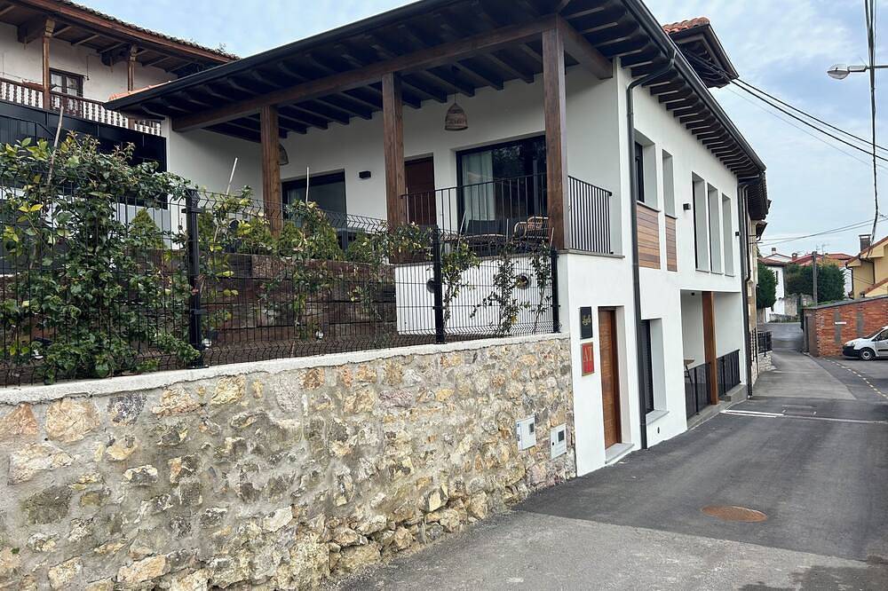 Loylla en Niembro a 500 m de la Playa Planta Baja con Porche A Estrenar in Niembro, Llanes