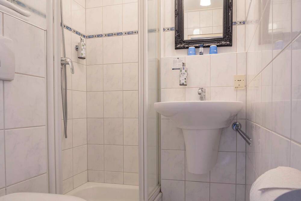 Bike-Friendly Stay with Free Parking Near Coda Museum in Central Apeldoorn in Apeldoorn, Veluwe