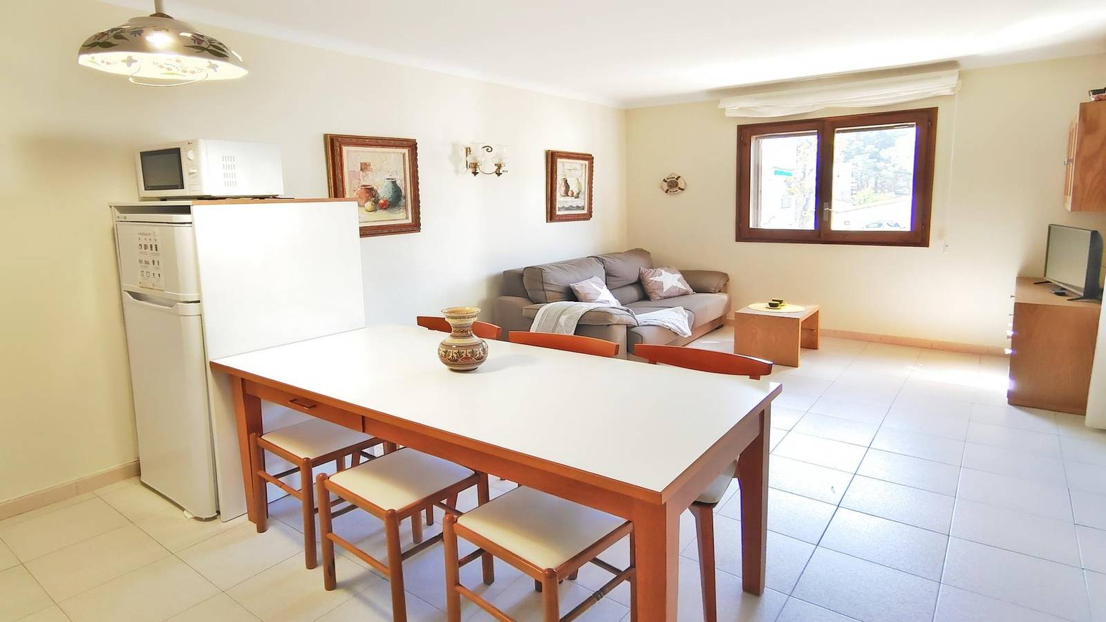 Ganze Ferienwohnung, Ferienwohnung für 6 Personen mit Pool in Cala Montgo, l'Escala