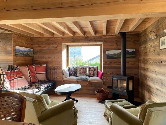 Gîte pour 6 personnes, avec jardin et vue dans Lées-Athas