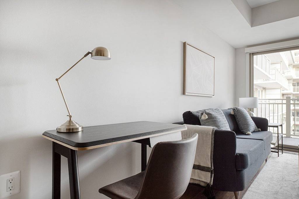 Ganze Wohnung, Luxe Ballston 1Br w/ Pool, W/D & Gym, walk to Bars & Metro, by Blueground in Arlington (VA), Arlington County