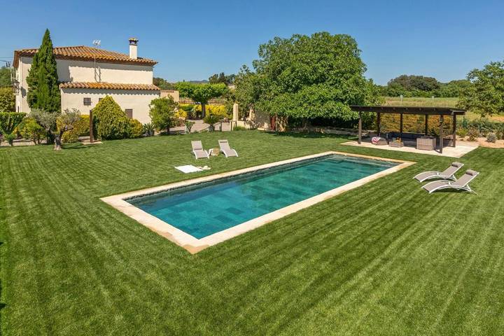 Casa rural para 12 personas, con Balcón y Terraza además de Jardín y Piscina en Cruilles