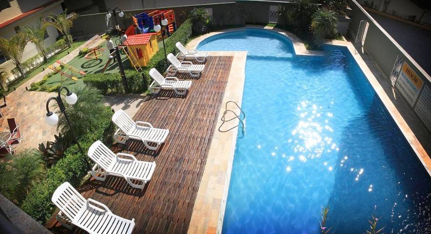 Pousadas para 2 pessoas, com jardim e piscina infantil e ainda piscina and sauna em Aparecida