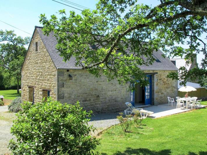 Location de vacances pour 6 personnes, avec Terrasse et Jardin à Plouzélambre