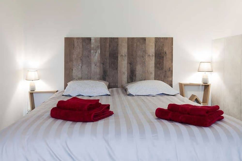 Apartamento entero, Apartamento-Baño privado con ducha in Louviers, Región de Les Andelys