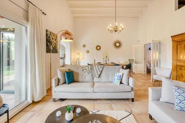 Location de vacances pour 8 personnes, avec terrasse et piscine à Peralada - 4