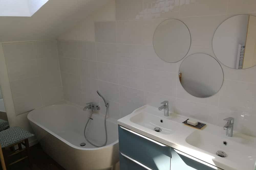 Charmante maison dans joli village in Vouhé, Région de Rochefort